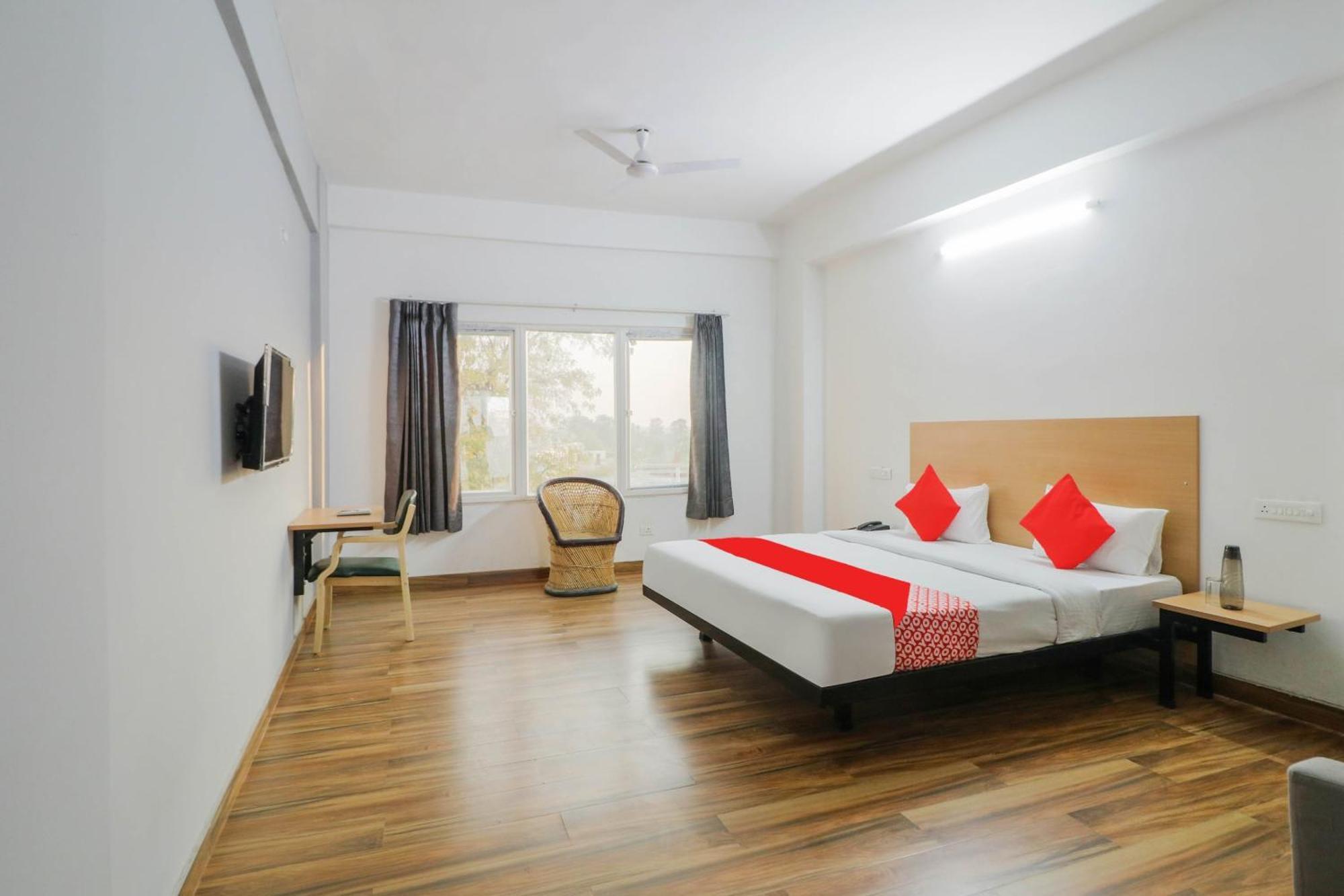 Townhall Bhiwadi Exterior photo